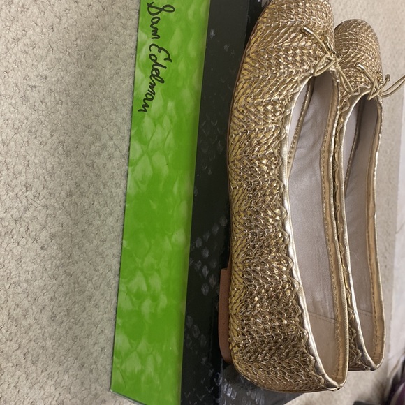 Sam Edelman Gold Stripe Flats Sz 8 - Picture 3 of 5